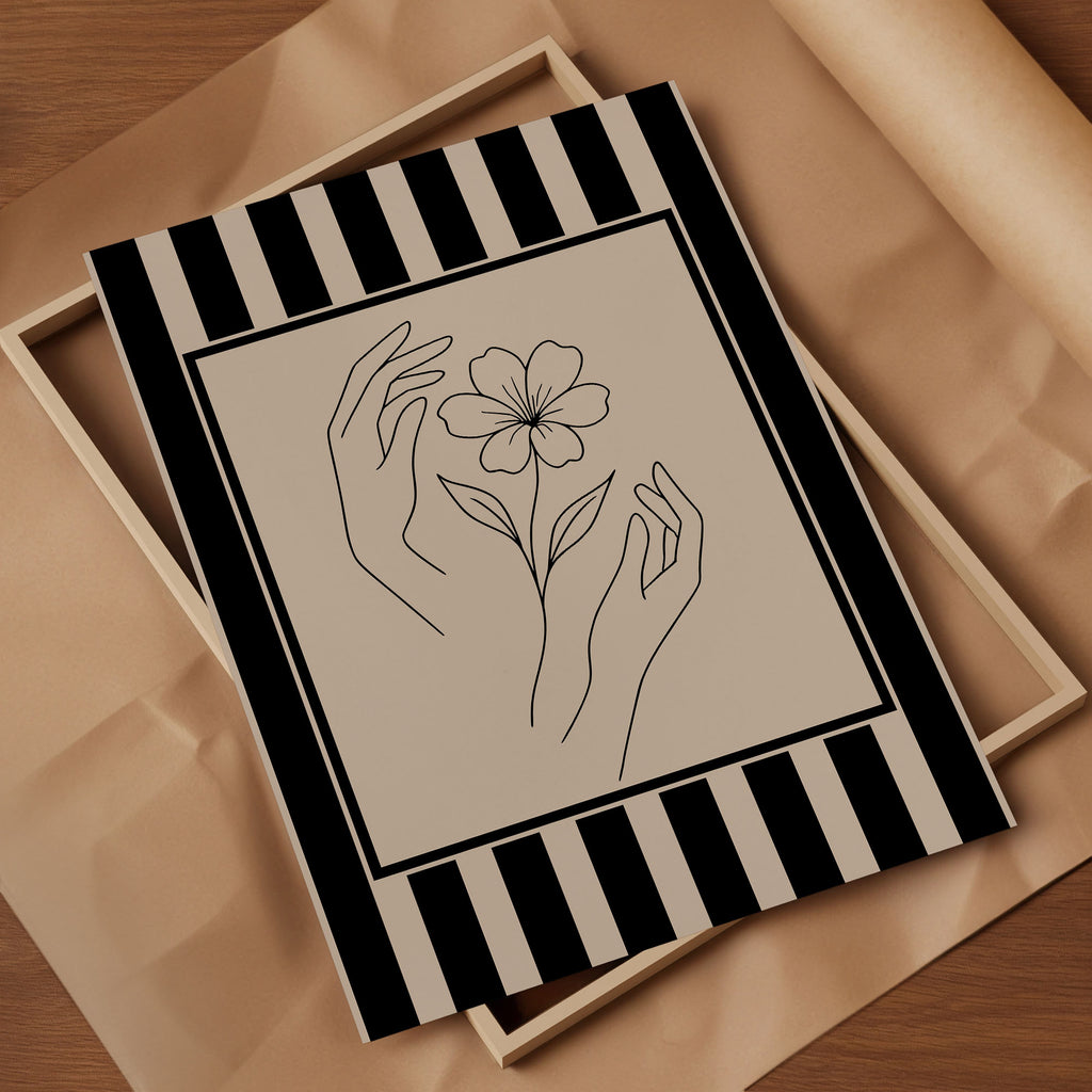 Blumen Poster ungerahmt – Line Art Bild mit Hände und Blume in Schwarz Weiß | Moderne Wanddeko auf halbmattem Papier