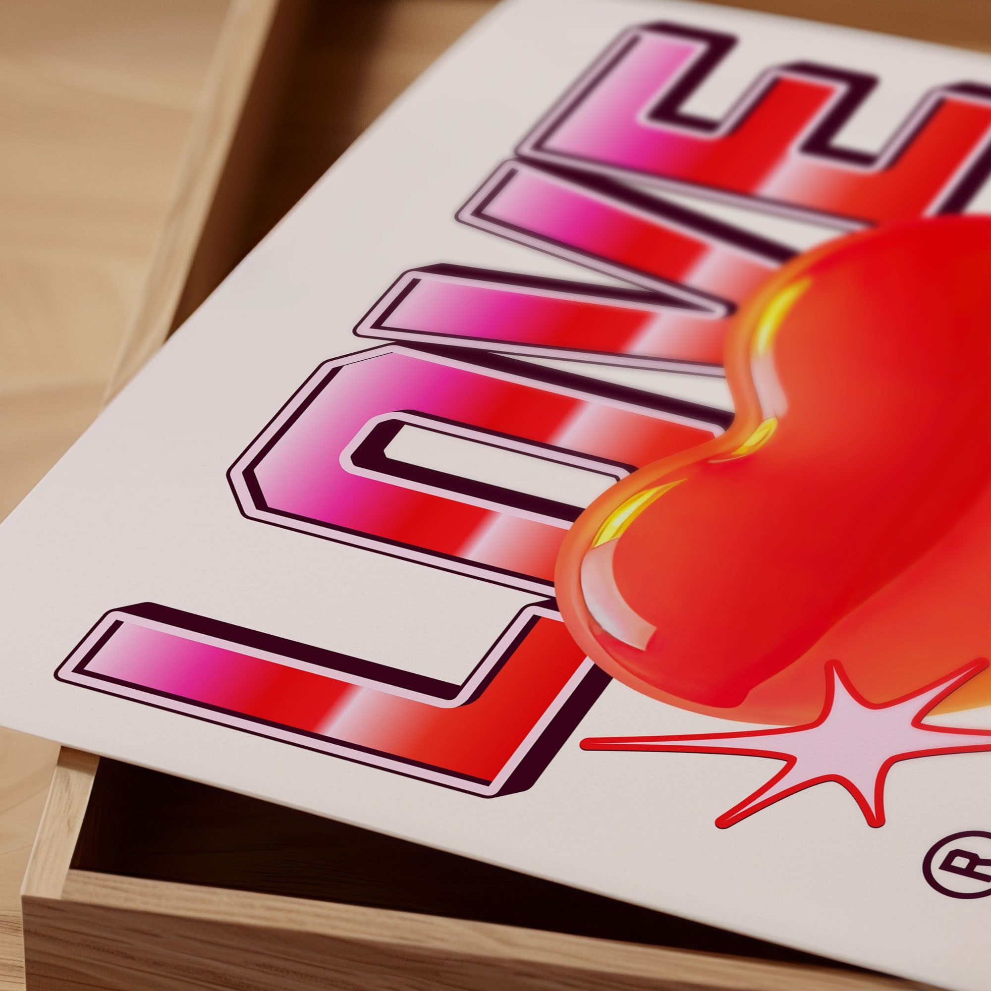 Modernes Love Poster – Romantisches Herz Wanddeko in Rot & Pink | Retro Bild auf halbmattem Papier